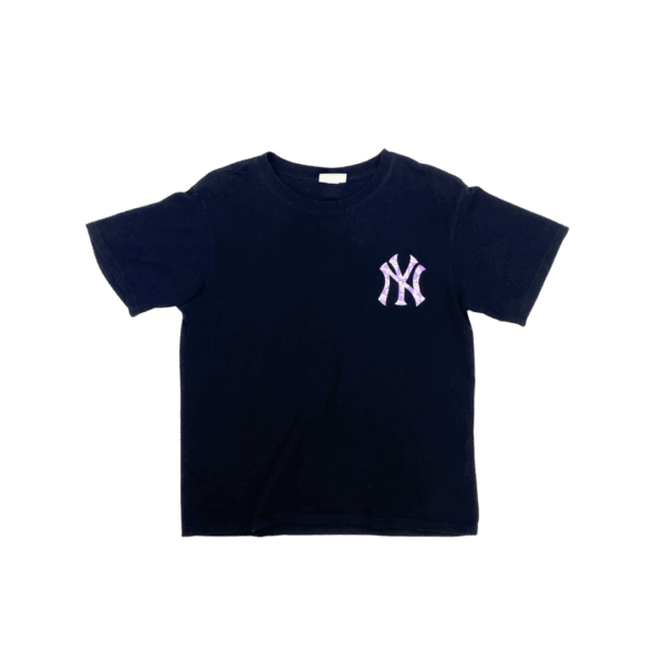 Polera MLB negra con morado