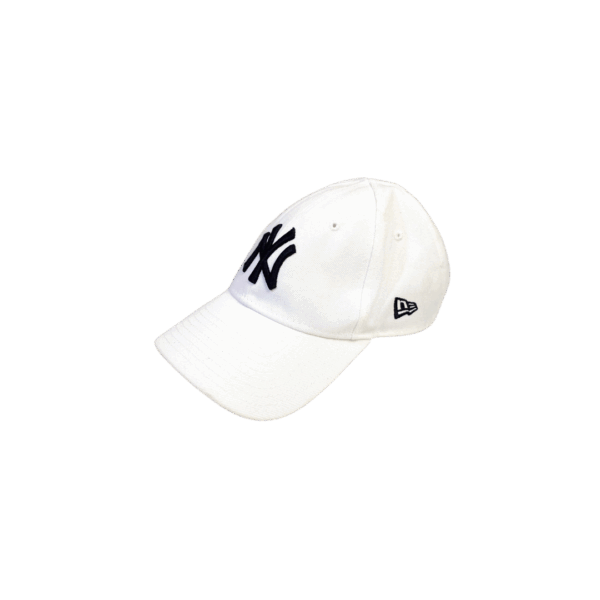 Gorra New Era 9FORTY New York Yankees color blanco.